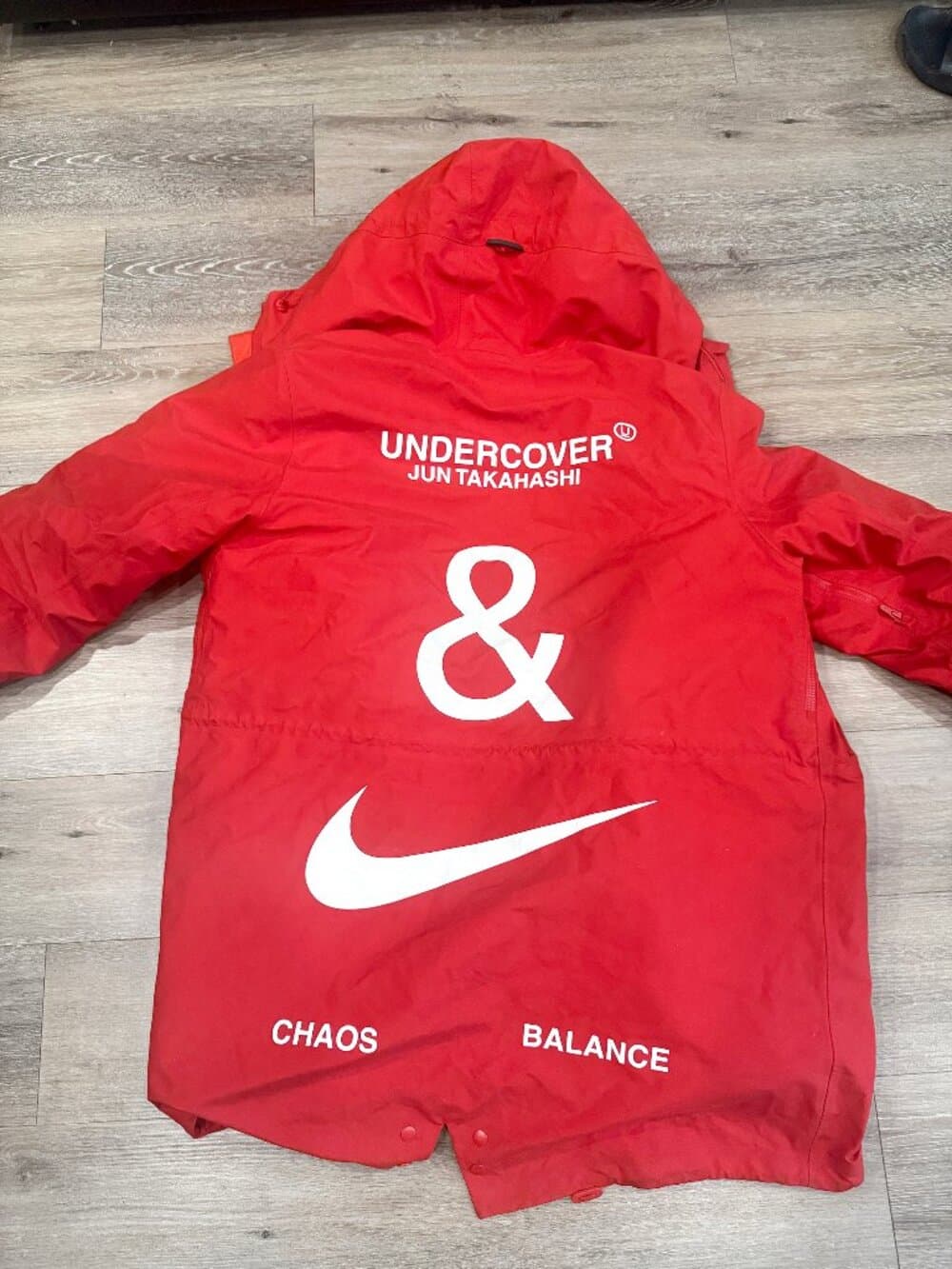 Nike x Undercover Fishtail Parka in 'Sport Red'. Size XL - Thumbnail 2