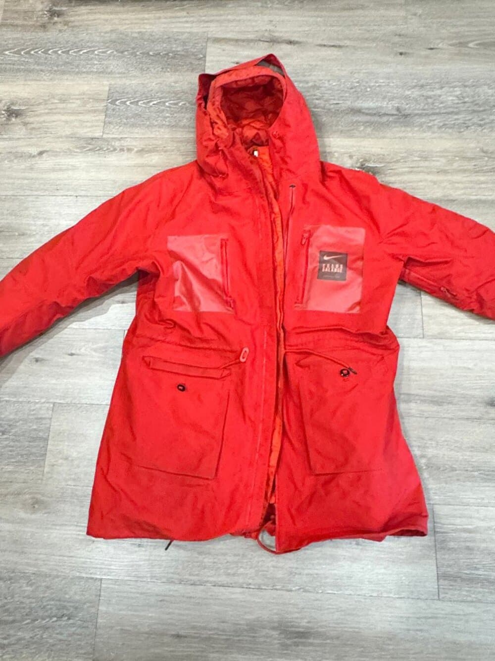 Nike x Undercover Fishtail Parka in 'Sport Red'. Size XL - Thumbnail 4