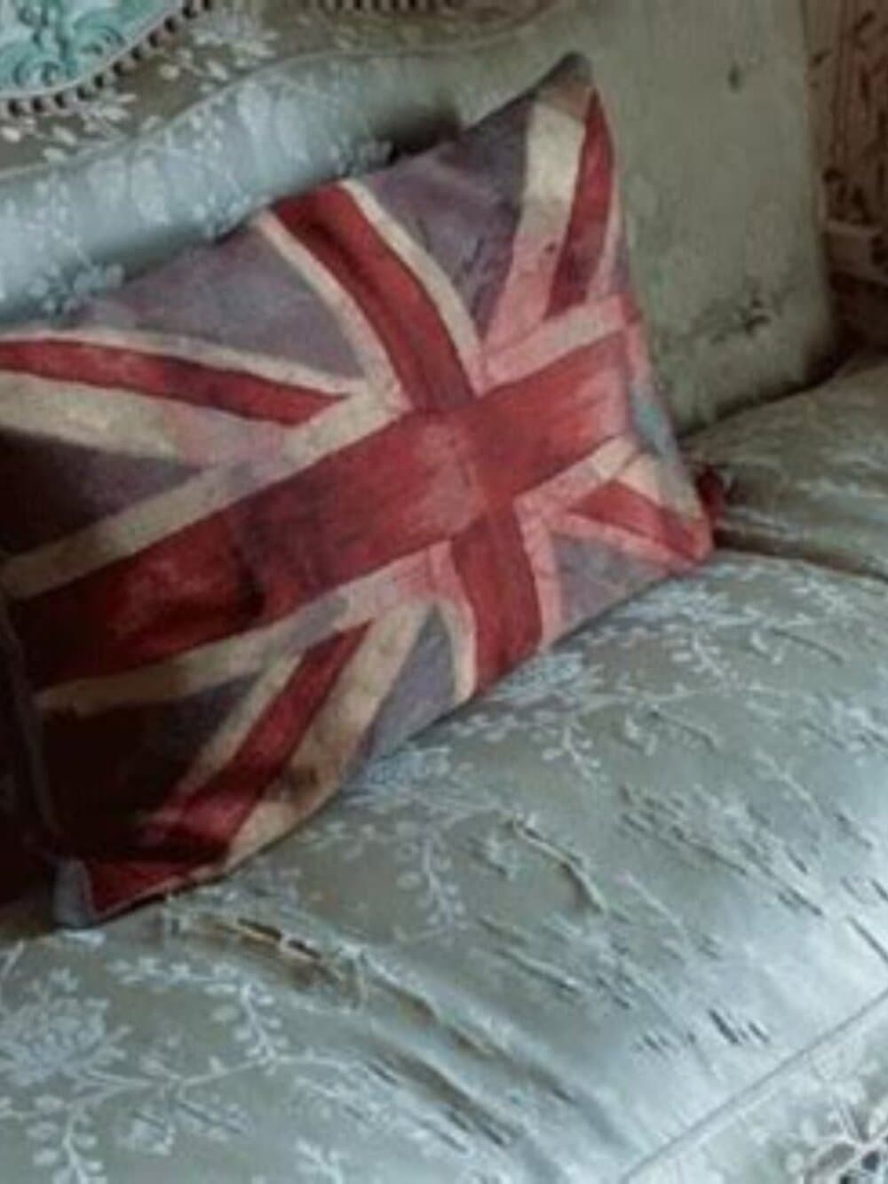 Vivienne Westwood's signature distressed Union Jack print bow tie - Thumbnail 5
