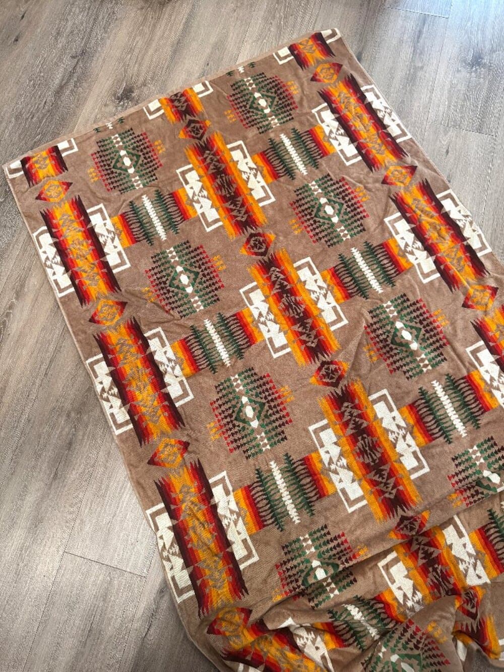 PENDLETON XB233-51114 JACQUARD SPA TOWL CHIEF JOSEPH KAHKI - Thumbnail 2