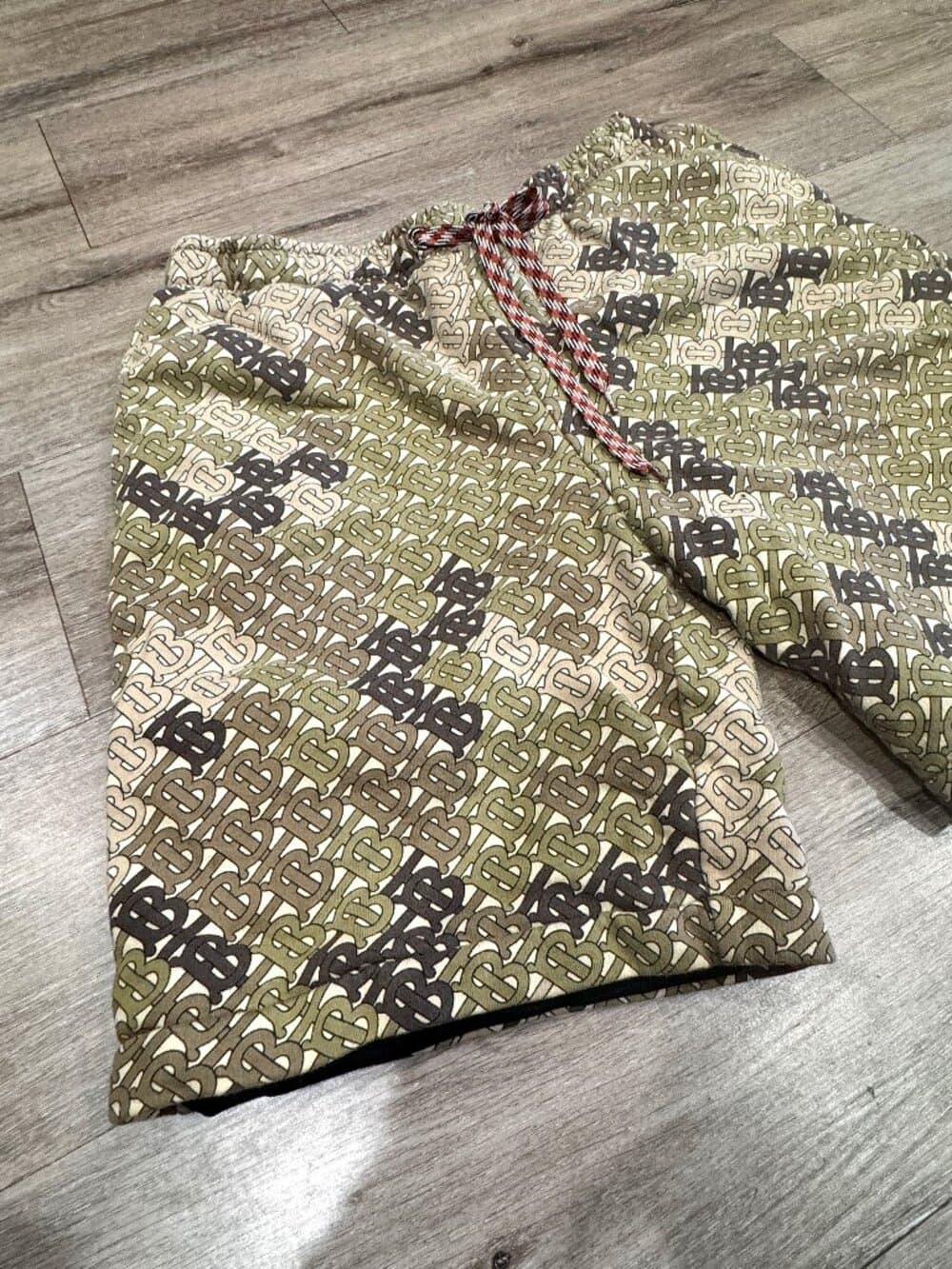 Burberry Khaki Monogram Shorts. Size large - Thumbnail 8