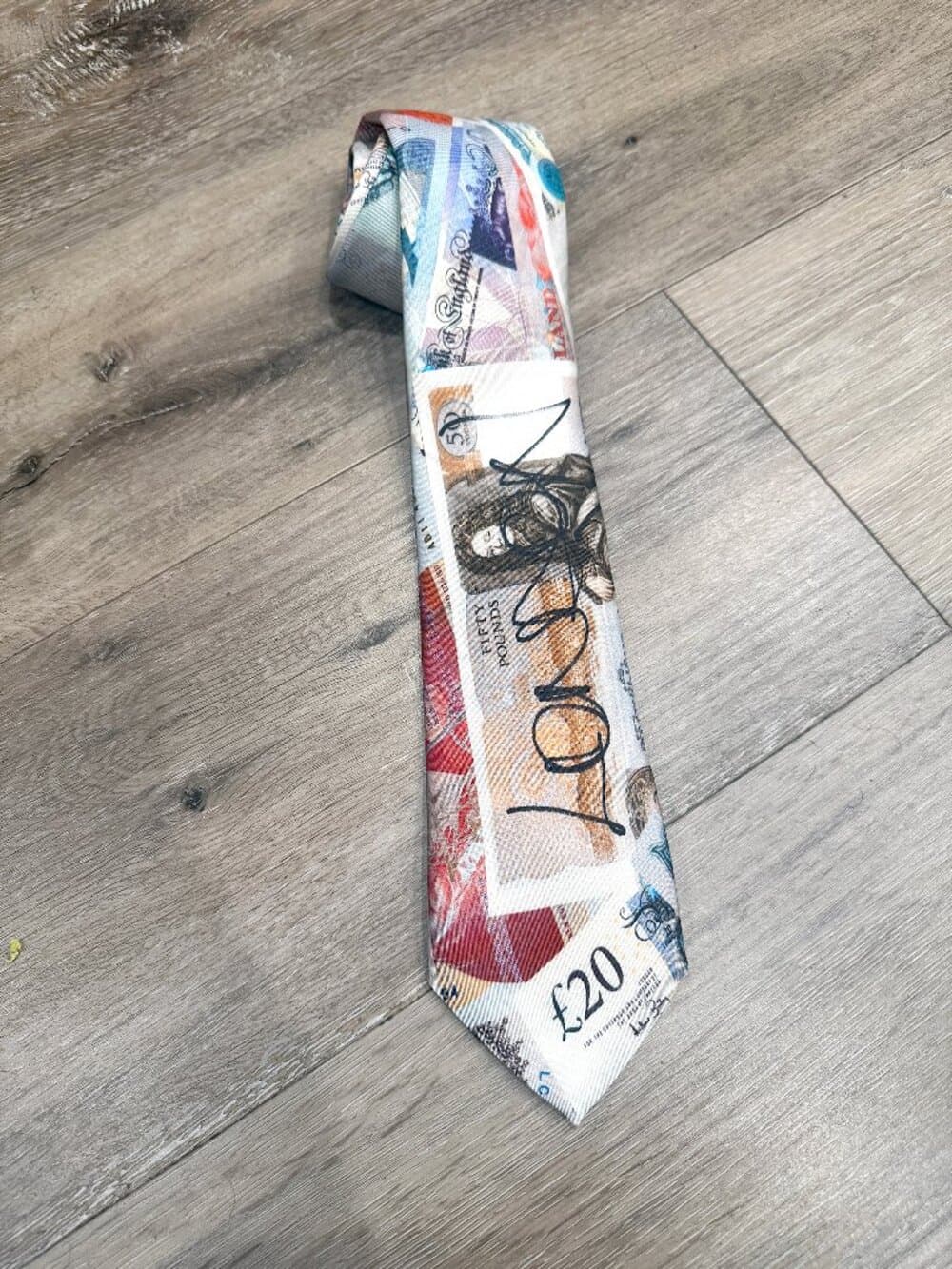 Vivienne Westwood silk tie featuring the iconic "Money" or "Currency" print. - Thumbnail 8