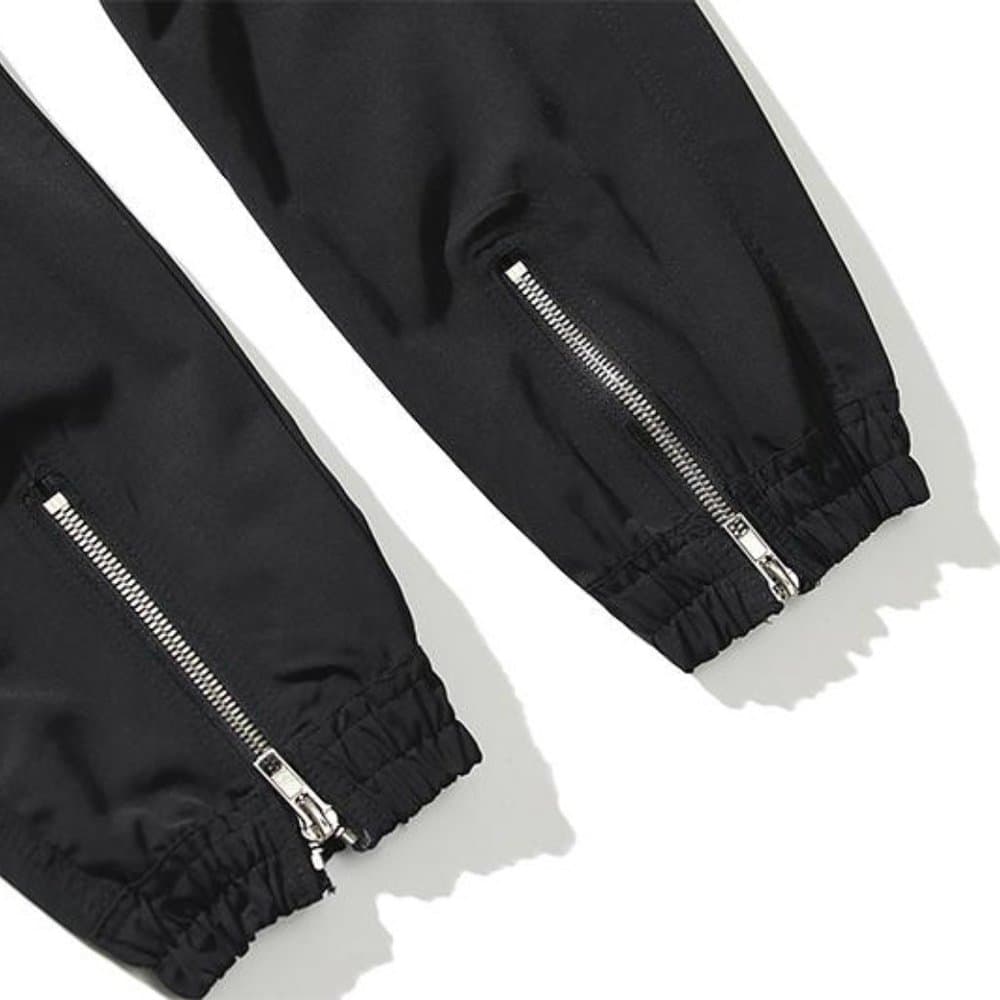 Multi-pockets Black tech fabric pants - Thumbnail 8