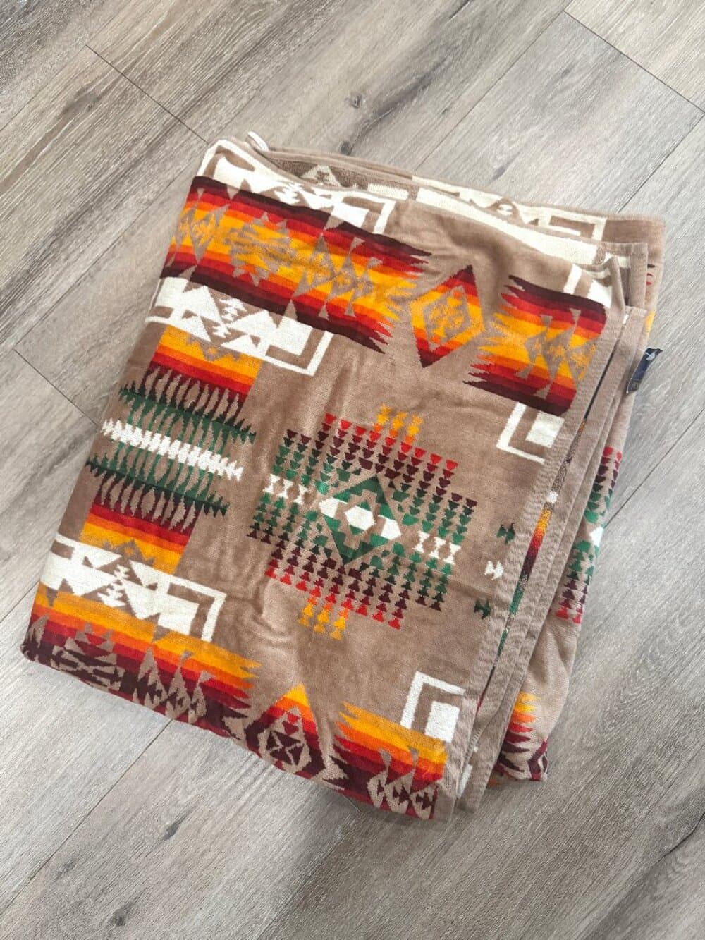 PENDLETON XB233-51114 JACQUARD SPA TOWL CHIEF JOSEPH KAHKI - Thumbnail 6
