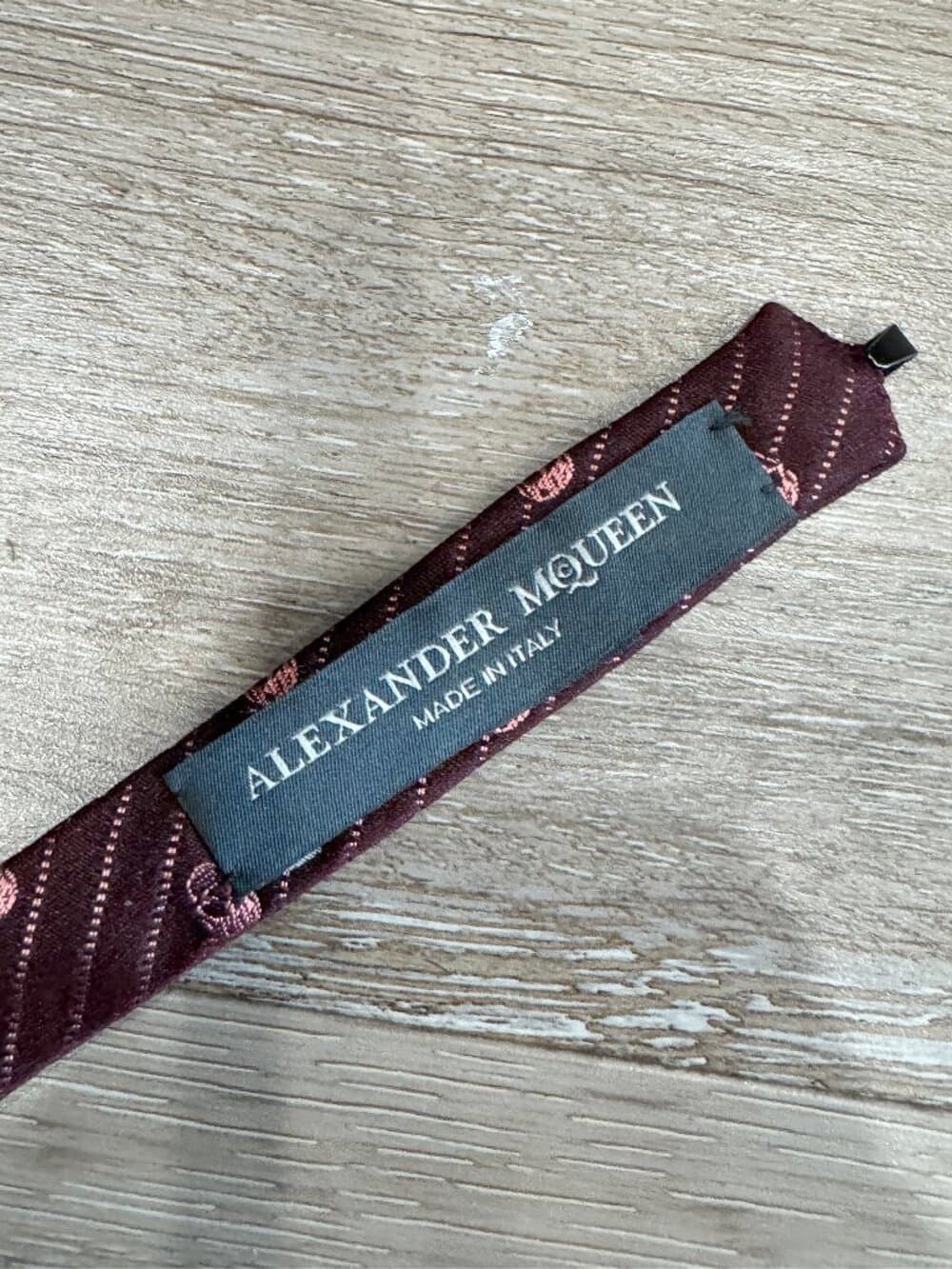 Alexander McQueen burgundy silk bow tie with a skull pattern. - Thumbnail 3