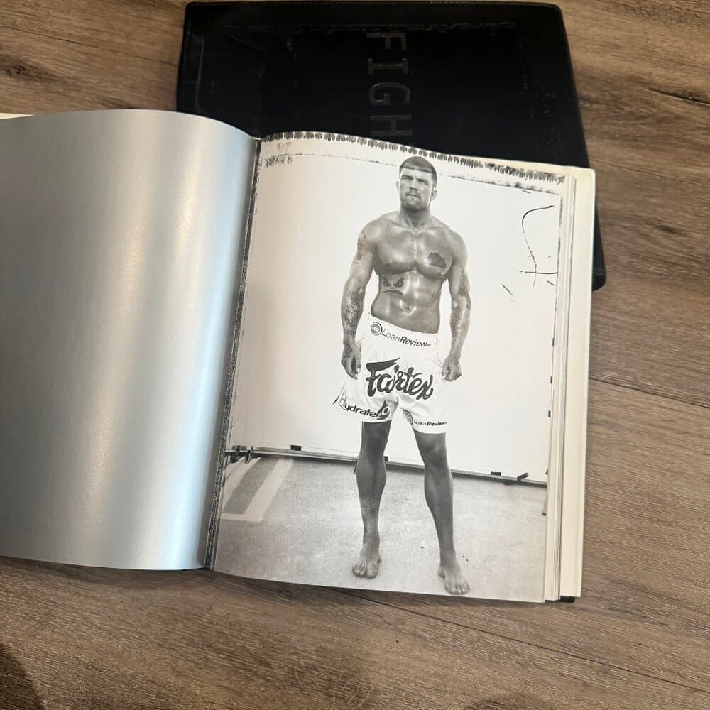 Fighter: The Fighters of the UFC - Limited edition Leather Pouch - Thumbnail 2