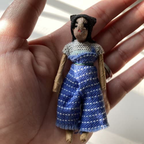 Vintage Guatemalan Worry Doll Brooch Ethnic Handmade Central American Textile - Thumbnail 2