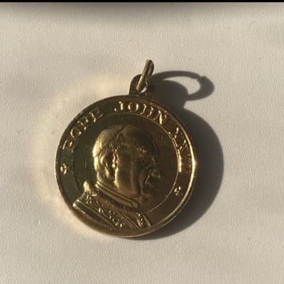 Vintage MCM Pope Paul XXIII Gold Tone aluminum Medal Pendant Our Lady Lourdes - Thumbnail 6