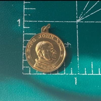 Vintage MCM Pope Paul XXIII Gold Tone aluminum Medal Pendant Our Lady Lourdes - Thumbnail 3