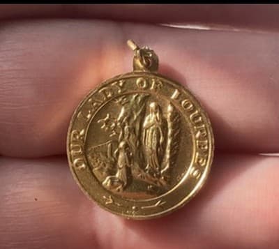 Vintage MCM Pope Paul XXIII Gold Tone aluminum Medal Pendant Our Lady Lourdes - Thumbnail 4