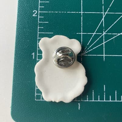 Vintage 80s NOS Ceramic Teddy Bear Beary Special KIM Brooch 1984 Cheris Ceramics - Thumbnail 2