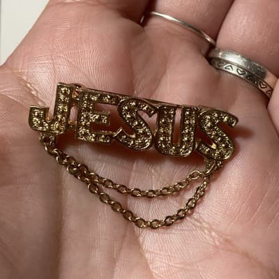 VIntage Deadstock Goldtone JESUS Brooch Pin Religious Catholic Christianity - Thumbnail 3