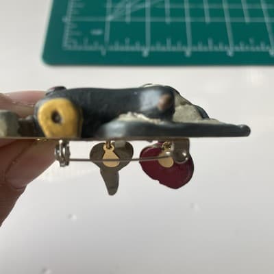 Vintage Artisan Made Resin Sewing Machine Supplies Brooch Articulated Crafters - Thumbnail 5