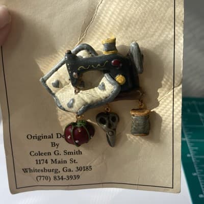 Vintage Artisan Made Resin Sewing Machine Supplies Brooch Articulated Crafters - Thumbnail 9