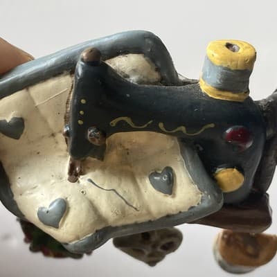 Vintage Artisan Made Resin Sewing Machine Supplies Brooch Articulated Crafters - Thumbnail 7