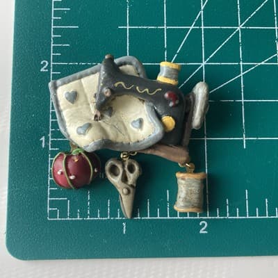 Vintage Artisan Made Resin Sewing Machine Supplies Brooch Articulated Crafters - Thumbnail 2
