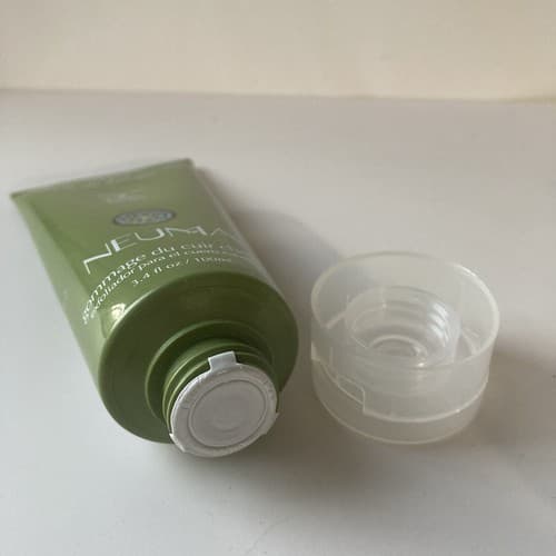 NEUMA ReNeu Scalp Therapy Exfoliate Full Size 3.4fl oz./ 100mL Safety Sealed - Thumbnail 3