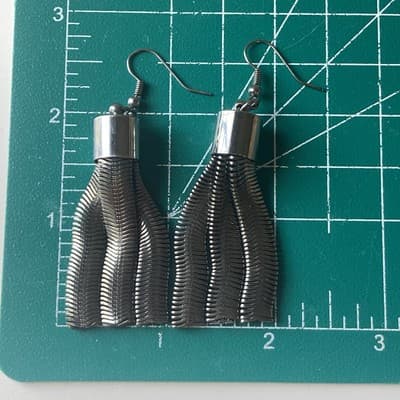 Vintage Modernist Fringed Tasseled Gunmetal Earrings 80s 90s Minimalist - Thumbnail 2