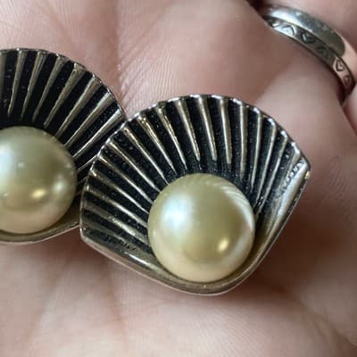 Vintage Unsigned Sarah Cov? Silvertone Clam Shell Pearl Clip On Earrings MCM - Thumbnail 8