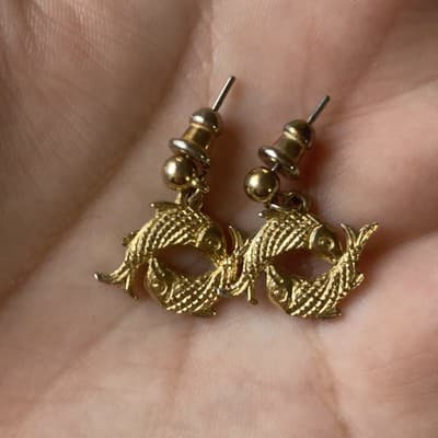 Vintage Goldtone Koi Fish Round Carp Delicate Dangle Drop Earrings Rare HTF - Thumbnail 5