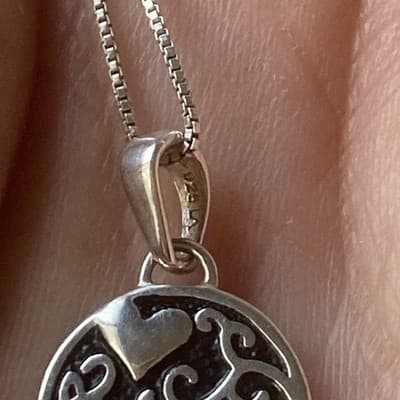 Sterling Silver 925 Sisters are Friends Round Pave Pendant Necklace Double Sided - Thumbnail 6