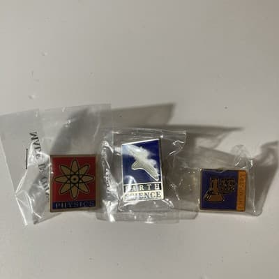 Vintage 1999 Teachers Discovery Enamel Education Pins Class Subjects Lot Of 3 - Thumbnail 13