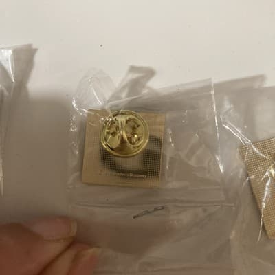Vintage 1999 Teachers Discovery Enamel Education Pins Class Subjects Lot Of 3 - Thumbnail 11