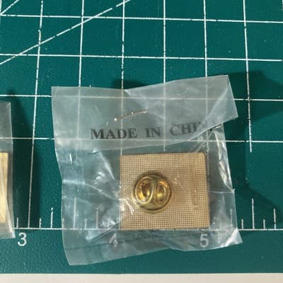 Vintage 1999 Teachers Discovery Enamel Education Pins Class Subjects Lot Of 3 - Thumbnail 6