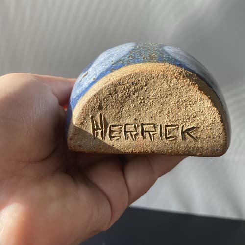 Vintage Studio Pottery Wall Vase Pocket Artist Signed HERRICK VTG MCM Blues - Thumbnail 18