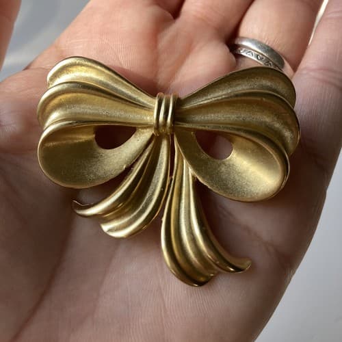 Vintage Gold Tone Bow Brooch Lolita Kawaii Coquette Vtg 2x2 Estate By FO - Thumbnail 4