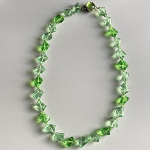 VTG LUCITE FACETED BEADS NECKLACE BRIGHT LIME GREEN FROM WEST GERMANY READ DESC - Thumbnail 2