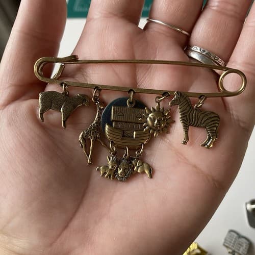 Vtg NOAHS ARK Articulated Dangling Safety Pin Brooch Bronze Colored Christanity - Thumbnail 5