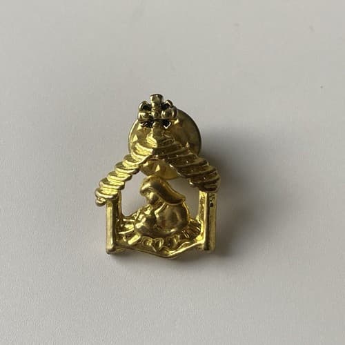 Vintage Baby Jesus Nativity with Mary Gold Tone Lapel Pin Christmas Christianity - Thumbnail 4
