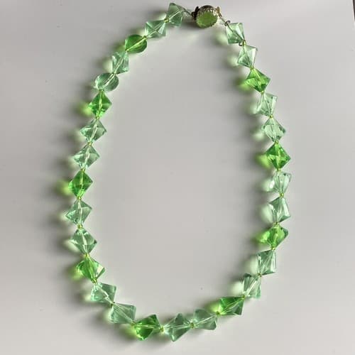 VTG LUCITE FACETED BEADS NECKLACE BRIGHT LIME GREEN FROM WEST GERMANY READ DESC - Thumbnail 10