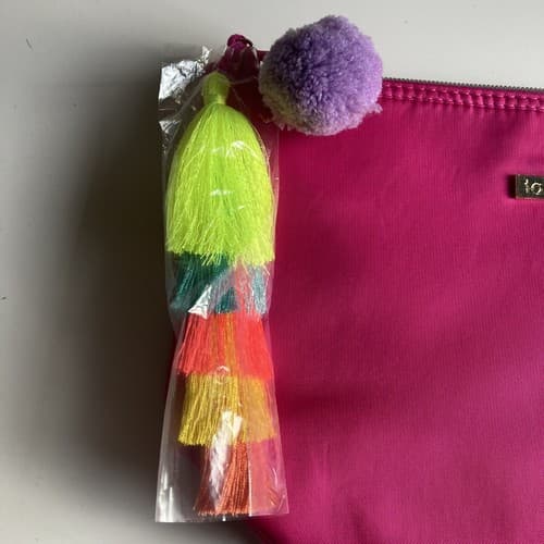 NWOT Tarte Cosmetics Magenta Pink Pom Pom Make Up Bag Pouch - Thumbnail 6