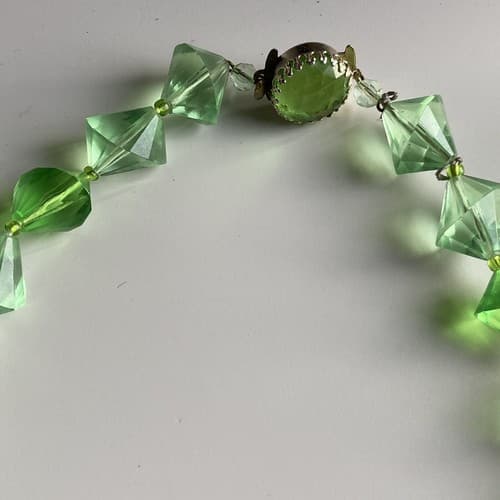 VTG LUCITE FACETED BEADS NECKLACE BRIGHT LIME GREEN FROM WEST GERMANY READ DESC - Thumbnail 3