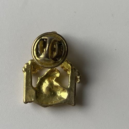 Vintage Baby Jesus Nativity with Mary Gold Tone Lapel Pin Christmas Christianity - Thumbnail 6