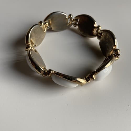 Vintage Crown Trifari White & gold tone bracelet Signed Costume Jewelry MCM Era - Thumbnail 10