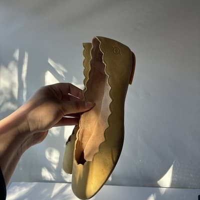 Born ALLIE Ballet Flats Womens 7.5M Yellow Leather Scalloped Shoes SEE PICS - Thumbnail 18