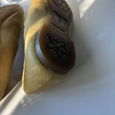 Born ALLIE Ballet Flats Womens 7.5M Yellow Leather Scalloped Shoes SEE PICS - Thumbnail 11
