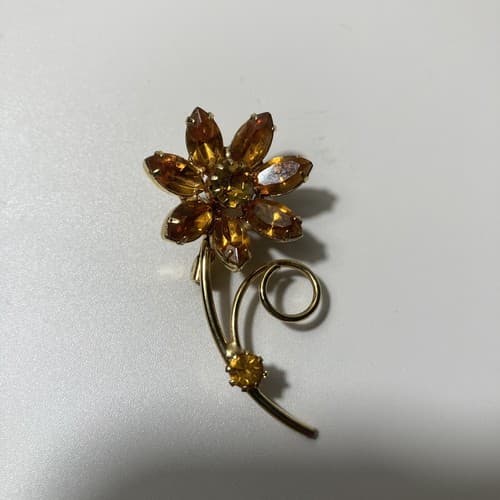 Vintage Unmarked Juliana? Prong Set Amber color Rhinestone Flower Brooch Pin - Thumbnail 3