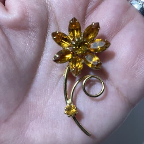 Vintage Unmarked Juliana? Prong Set Amber color Rhinestone Flower Brooch Pin - Thumbnail 2