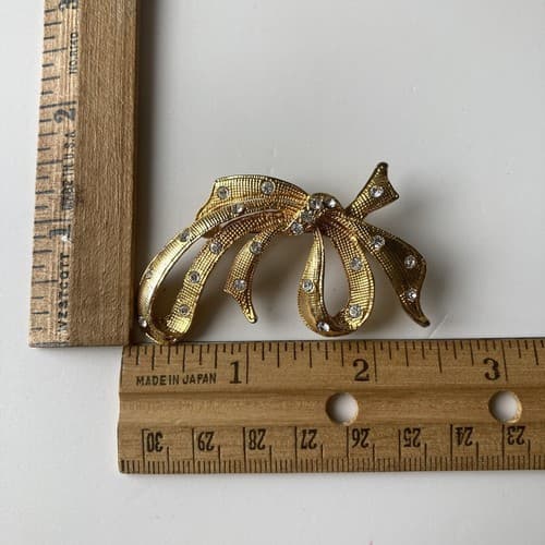 Vintage Estate Ribbon Brooch Rhinestones Lolita Kawaii Vtg Jewelry 80s Gold Tone - Thumbnail 2