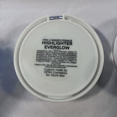 OFRA Everglow Highlighter + Madison Miller ‘Ollie Need Is Love” Blush Peachy set - Thumbnail 8