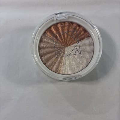 OFRA Everglow Highlighter + Madison Miller ‘Ollie Need Is Love” Blush Peachy set - Thumbnail 10