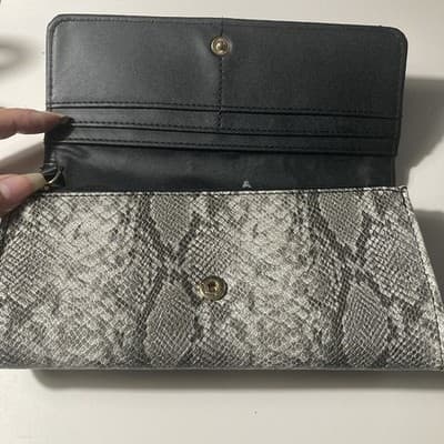 BCBGeneration Black and White Snake skin Long Wallet 'Anastasia Wallet' NEW 4X8 - Thumbnail 8