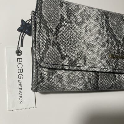 BCBGeneration Black and White Snake skin Long Wallet 'Anastasia Wallet' NEW 4X8 - Thumbnail 2