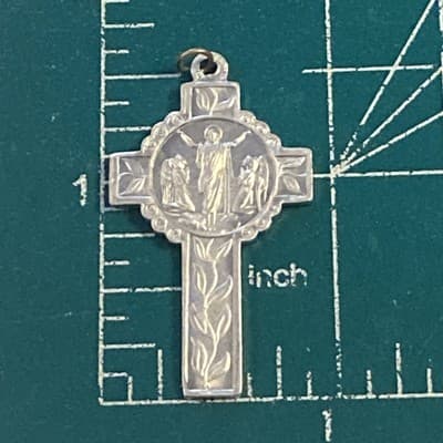 Vintage NOS Aluminum Cross Pendant Jesus 👼🏼I Am the Resurrection and the Life - Thumbnail 3