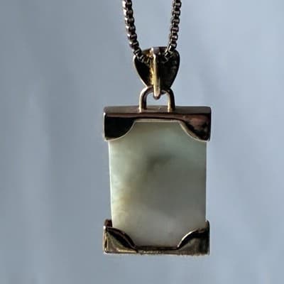 Vintage Avon Jade Pendant Necklace with 24in Chain Gold Tone Asian Motif Symbol - Thumbnail 12