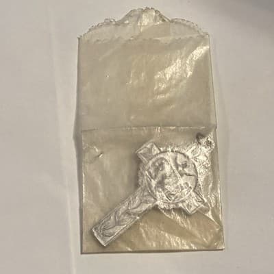 Vintage NOS Aluminum Cross Pendant Jesus 👼🏼I Am the Resurrection and the Life - Thumbnail 8